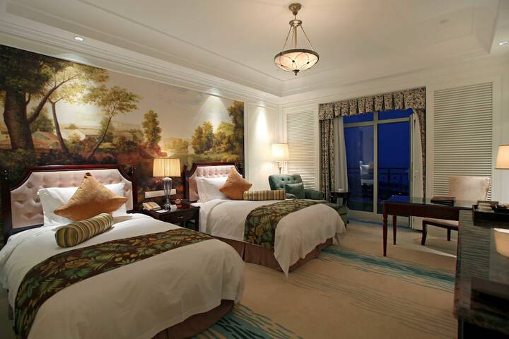 Room 4 of 147