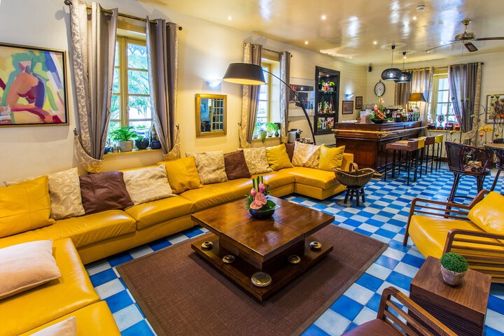 Guest Lobby