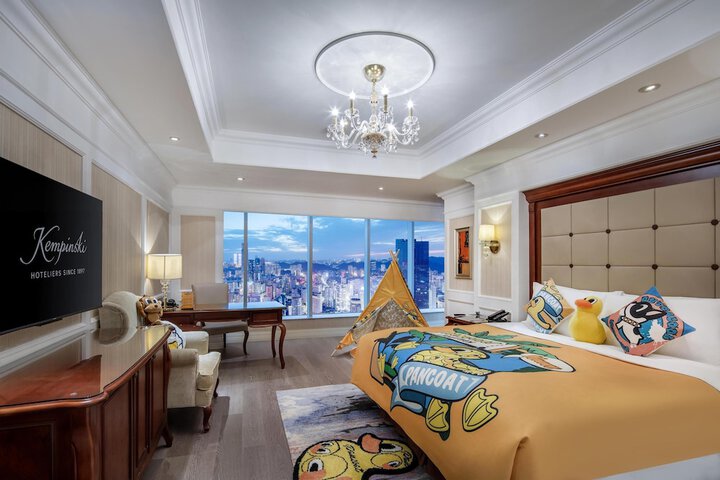 Room 320 of 378