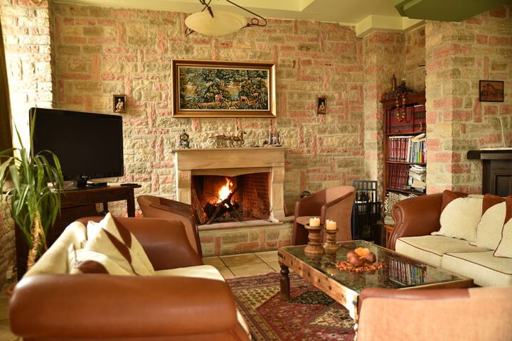 Lounge 95 of 117