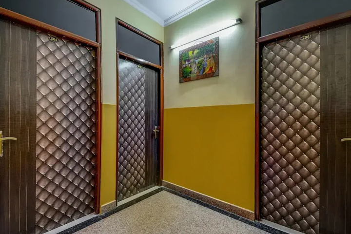 Room 10 of 11