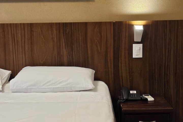 Room 37 of 89