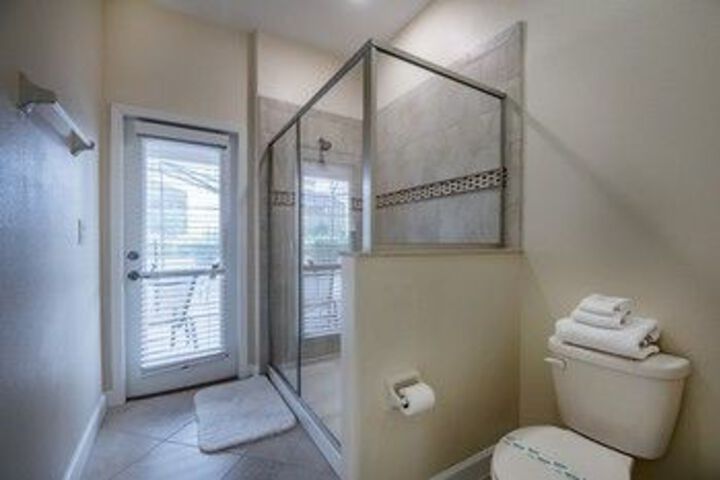 Room 4 of 23