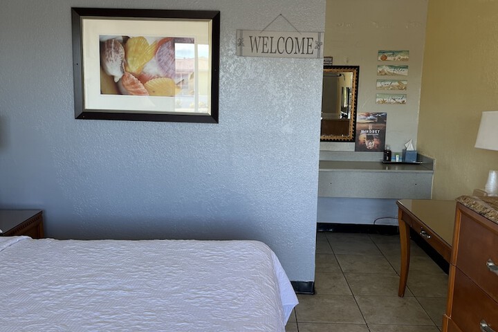 Room 13 of 34