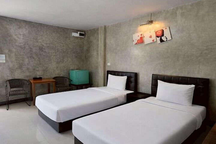 Room 2 of 50