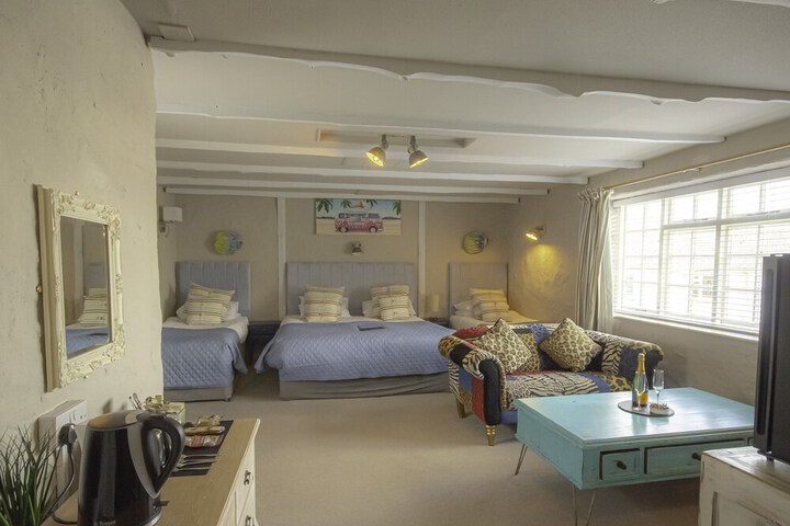 Room 37 of 121