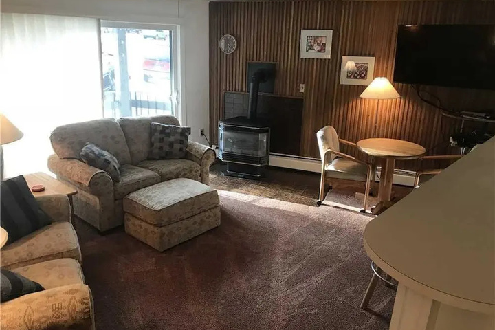 Room 2 of 9