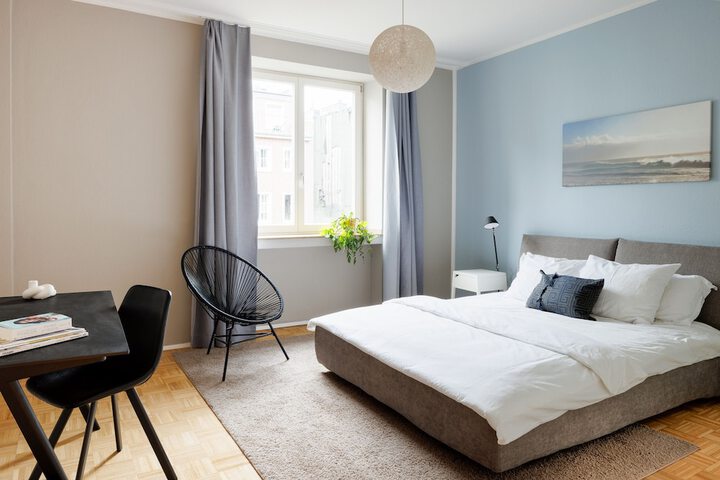 Room 4 of 25