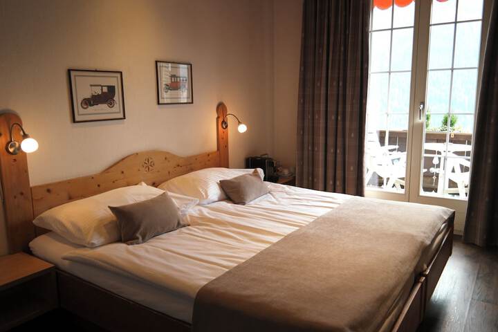 Room 11 of 65