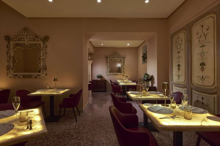 Dining 48 of 139