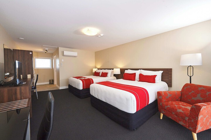 Room 17 of 104