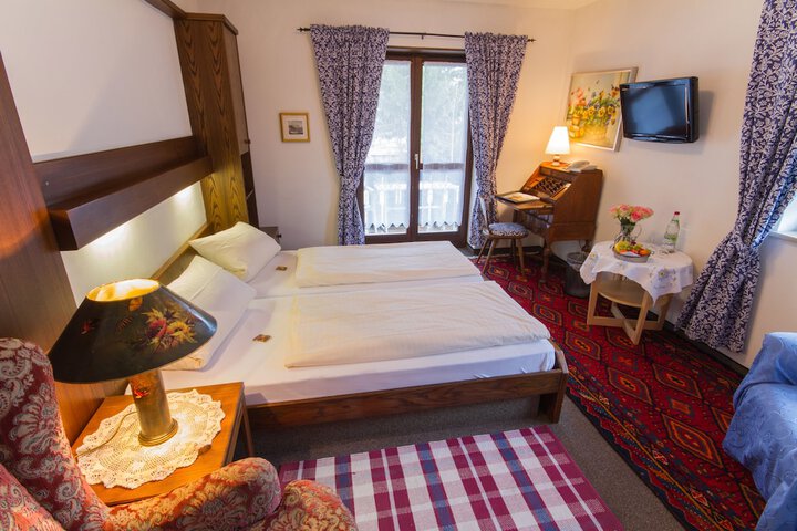 Room 12 of 21