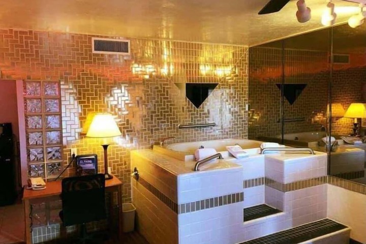 Room 11 of 42