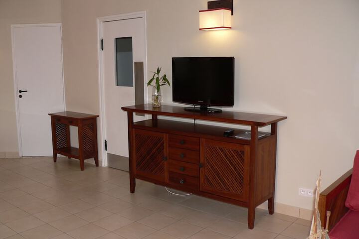 Room 8 of 16