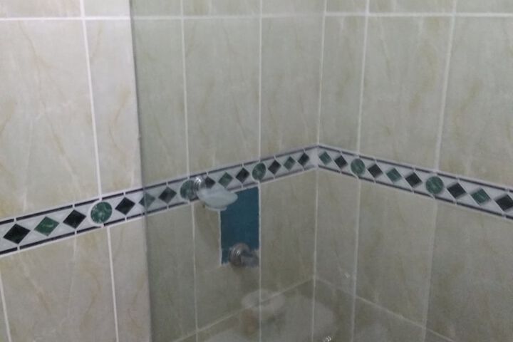Room 4 of 7