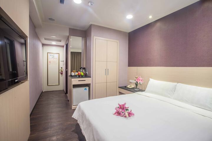 Room 5 of 35