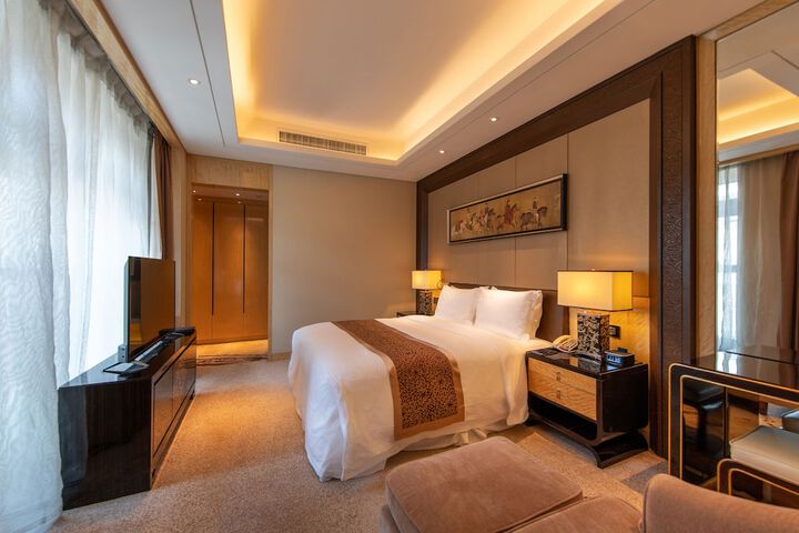 Room 16 of 103