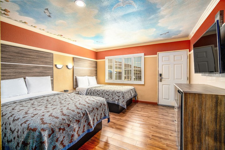 2 Double Beds Room (4 of 6)