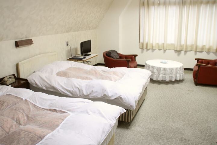 Room 15 of 85
