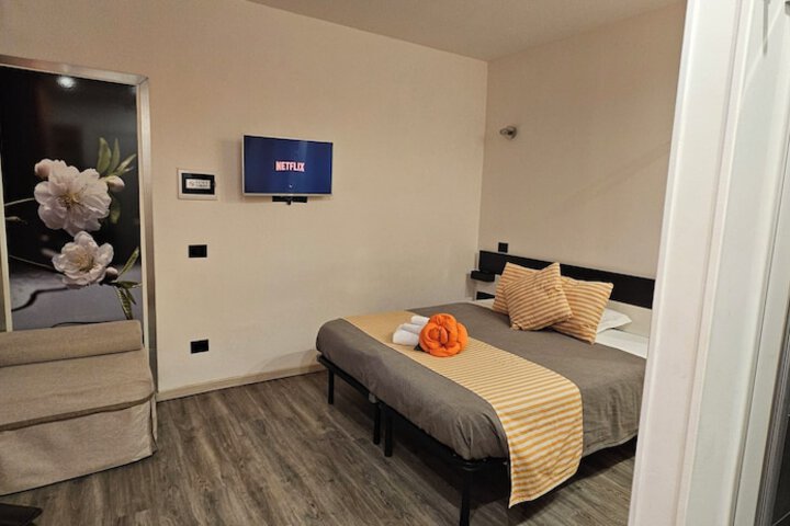 Room 18 of 76