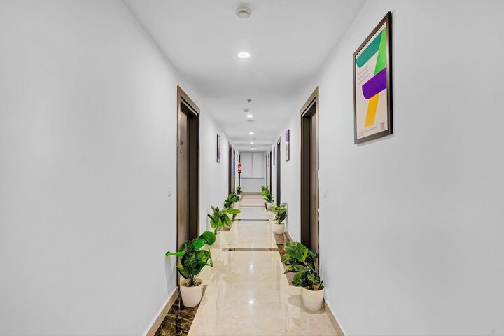 Ballroom/Hall 27 of 41