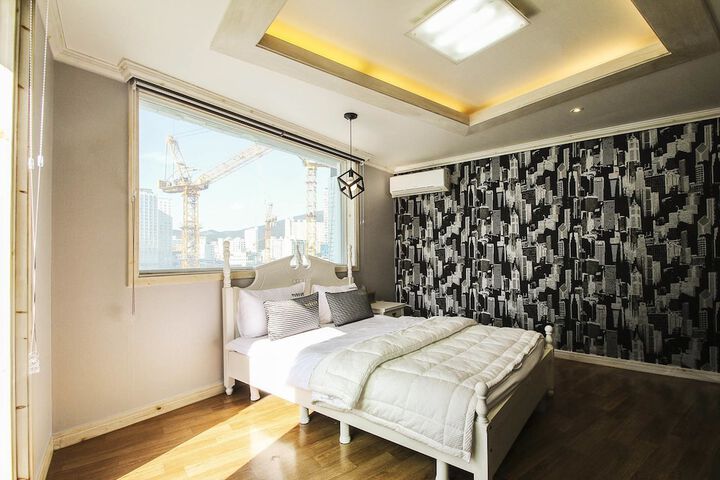 Room 30 of 41