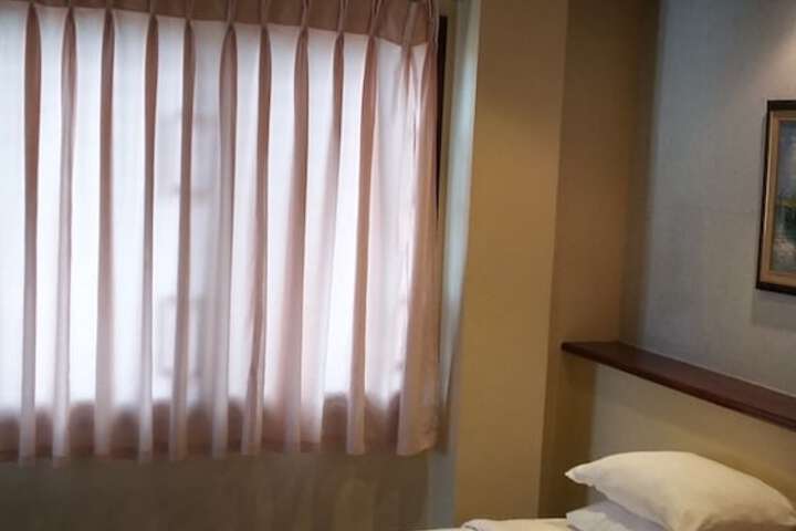 Room 7 of 62