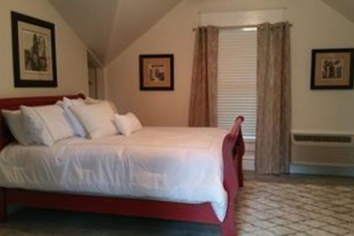 Room 33 of 49