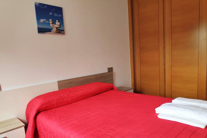 Room 11 of 48