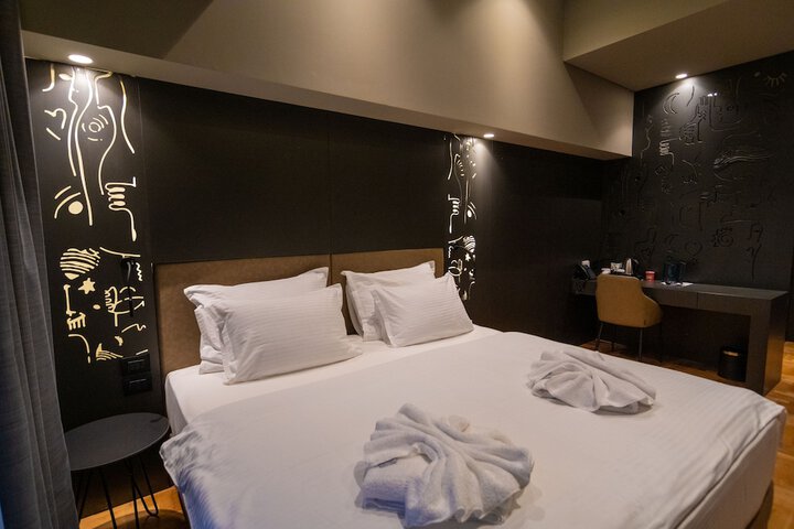 Room 26 of 163