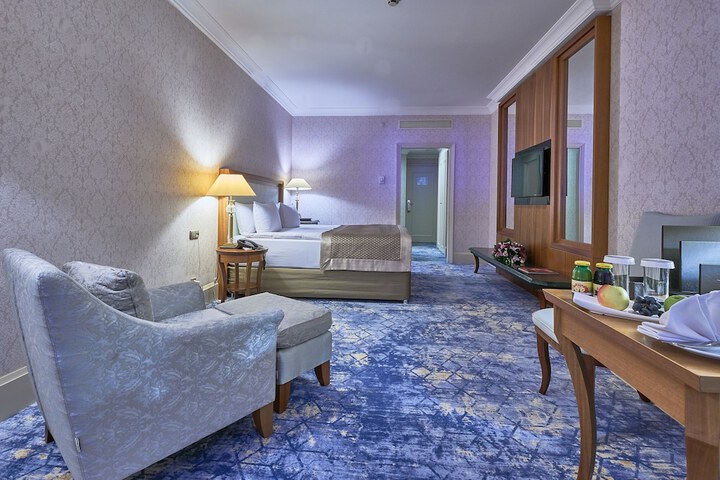 Room 50 of 120