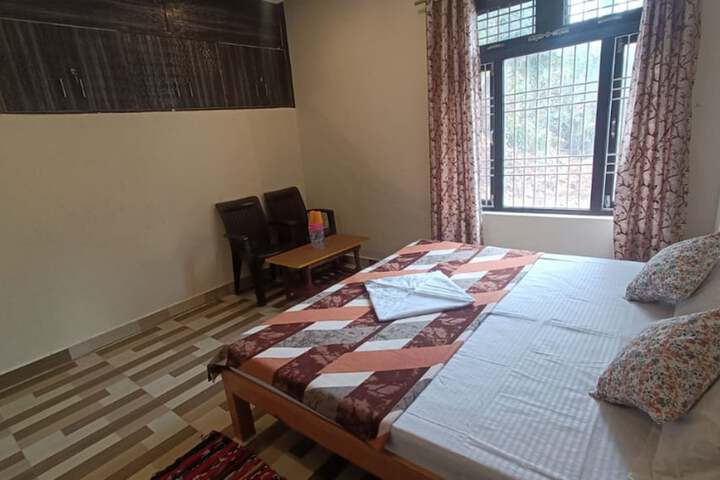 Room 4 of 26