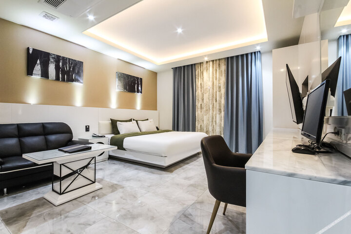 Room 21 of 88