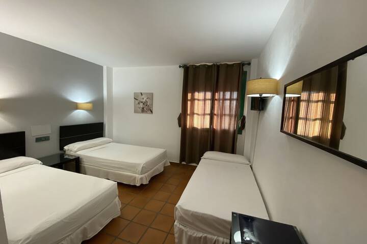 Room 16 of 35