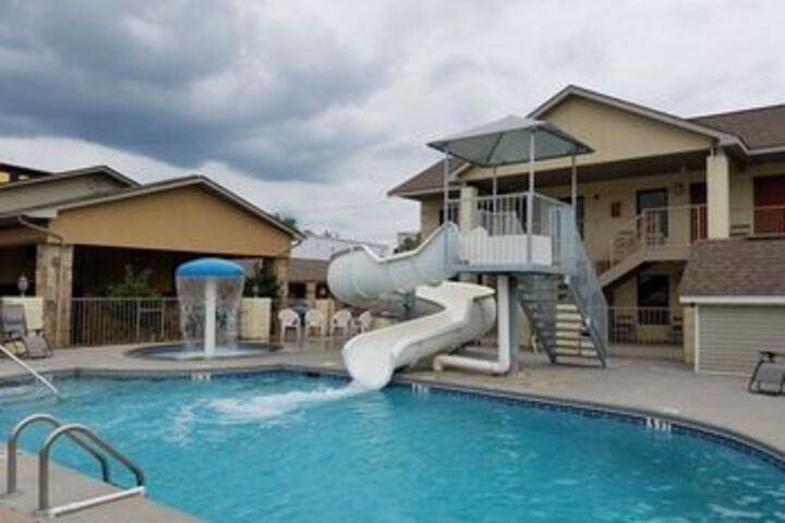 Photo of Holiday Inn & Suites Pigeon Forge Convention Center