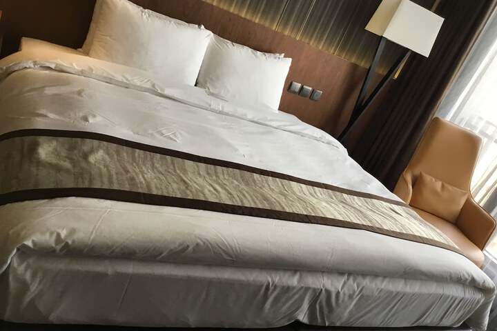Room 15 of 46