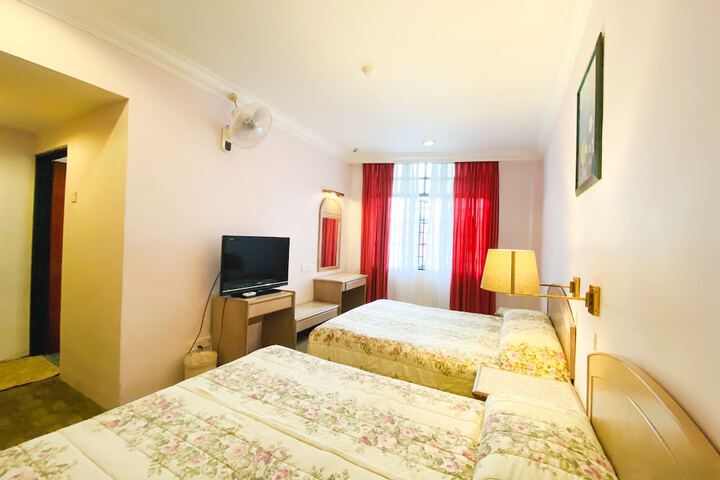 Room 19 of 33