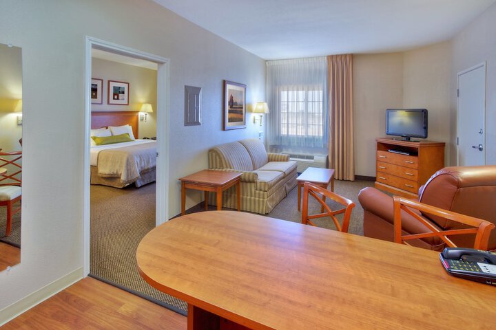 Room 8 of 28