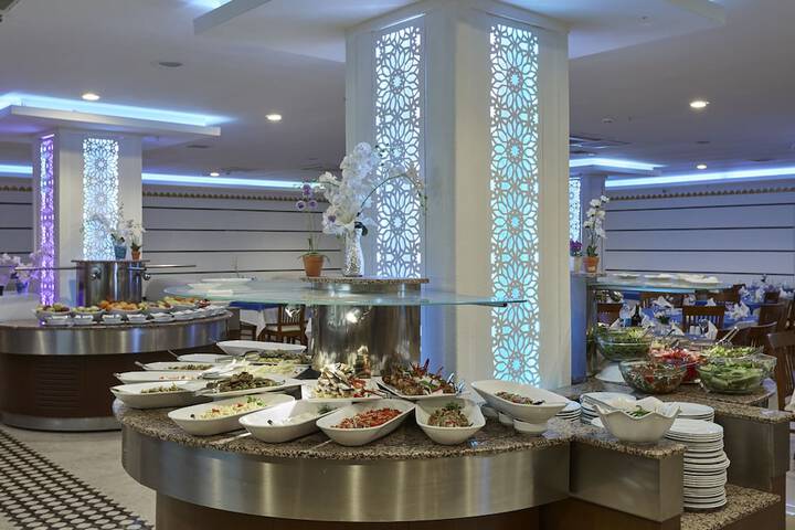 Dining 74 of 101