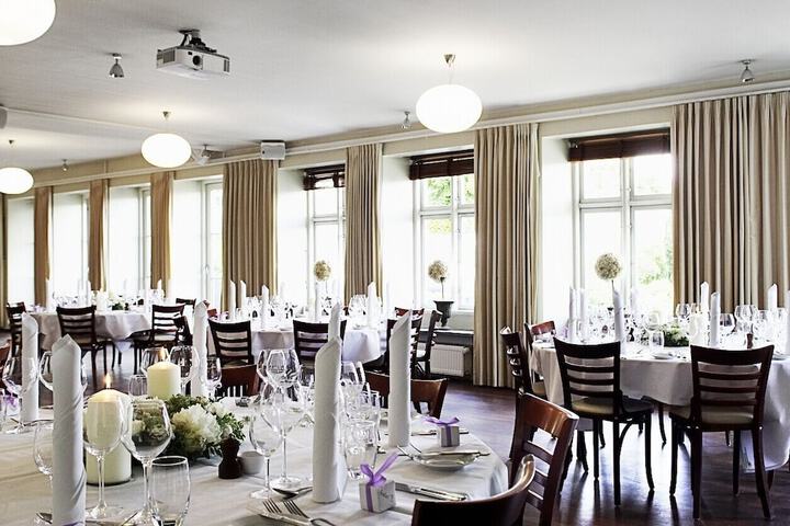 Ballroom/Hall 57 of 71