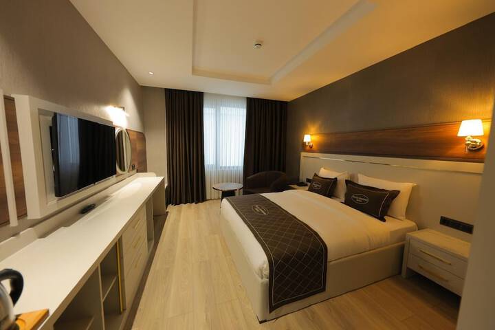 Room 18 of 76