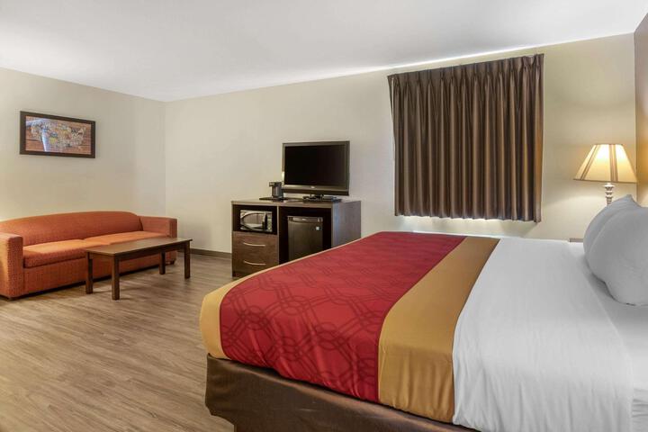 1 King Bed (7 of 14)