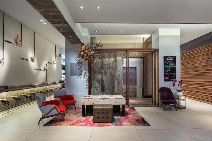 Entrance & Lobby