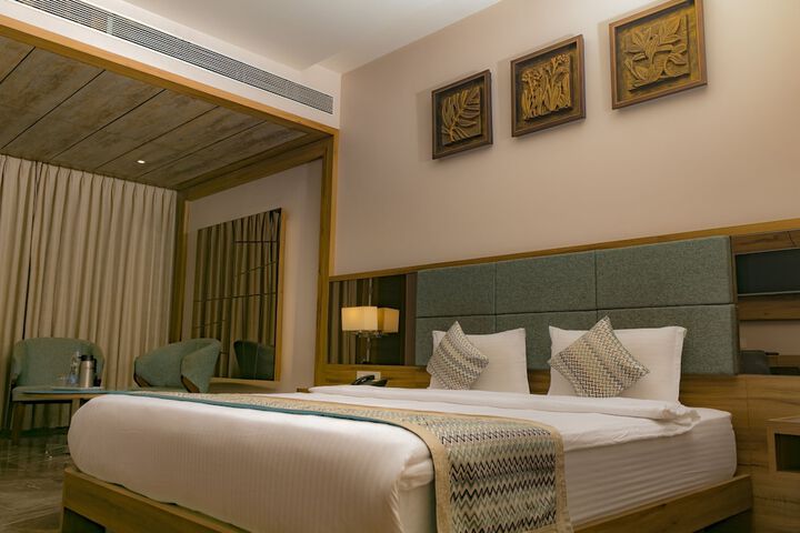 Room 14 of 26