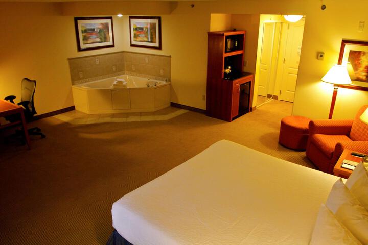 1 King Bed (9 of 10)