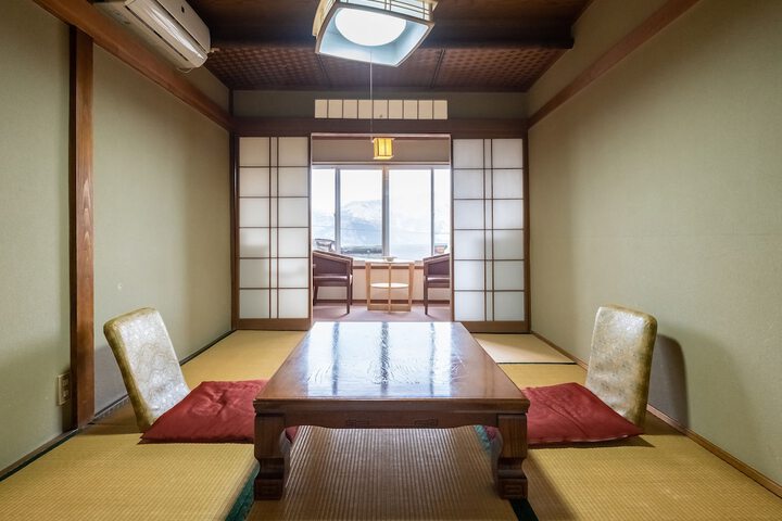 Room 2 of 73