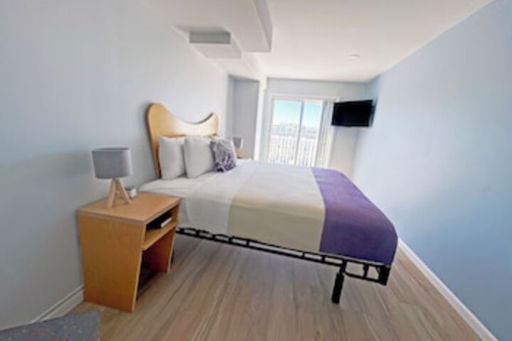 Room 76 of 258