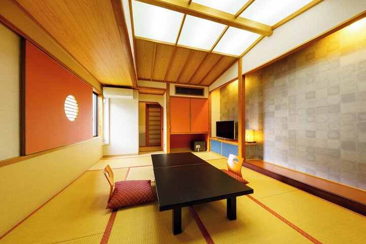 Room 23 of 114