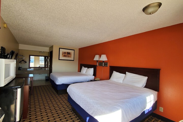 Comfort 2 Queen Beds (2 of 6)