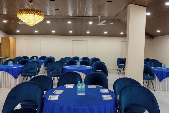 Ballroom/Hall 38 of 42